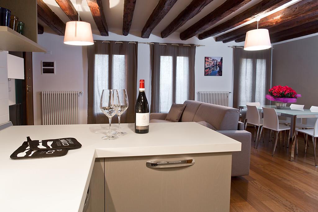 Good Wine Apartments Velence Szoba fotó
